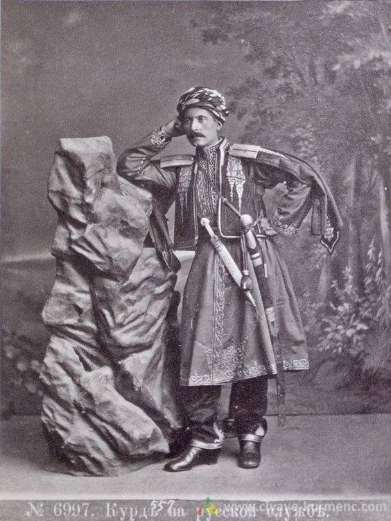 مقاتل كردي من القرن التاسع عشر 